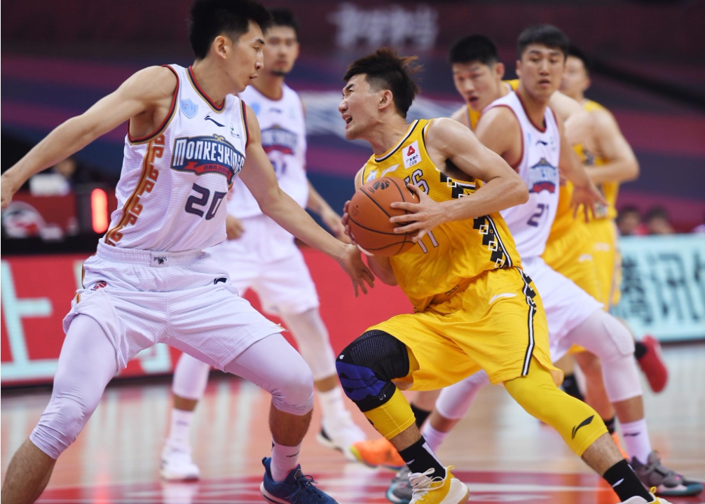 包含CBA季后赛赛后走向成谜；武汉三镇手感冰凉；球迷炸锅；纪律约束更严格的词条